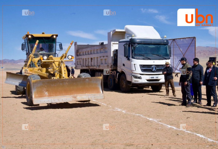 С.Бямбацогт: Улиастай-Алтай, Арц суур-Түдэвтэй чиглэлийн авто замын бүтээн байгуулалтын ажил эхэллээ. Энэ зун Ховд-Улаангомын авто замын ажил эхэлнэ