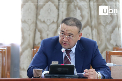Б.Чойжилсүрэн: 1990 оноос хойш олон нийтэд таалагдах гэж цахилгааны үнийг ҮНЭ БИШ ТАРИФ болгож мөрдүүлснээс үүдэж энэ салбар 30 гаруй жил алдагдалтай явж ирсэн