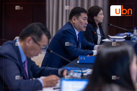 Ерөнхий сайд Л.Оюун-Эрдэнийн тэргүүлдэг Хүүхдийн төлөө үндэсний зөвлөл шинэчилсэн бүрэлдэхүүнээр хуралдаж байна