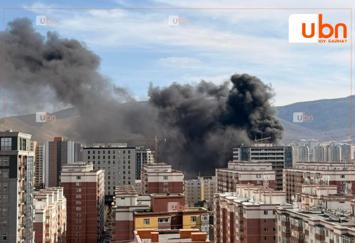 Удирдлагын академийн хойно баригдаж байгаа барилгын нэг давхарт хөөсөнцөр шатжээ