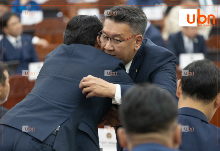 ЧУУЛГАН: Сангийн яам “ХУУЛИЙН ХУЛГАЙ“-д мэргэшиж, төсвийн тодотголыг хулгайн аргаар хийх гэж байна гэв