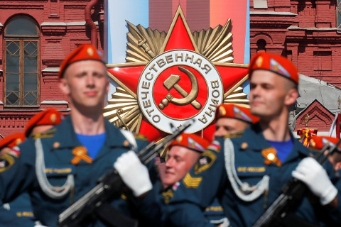 Өнөөдөр Ялалтын баярын өдөр