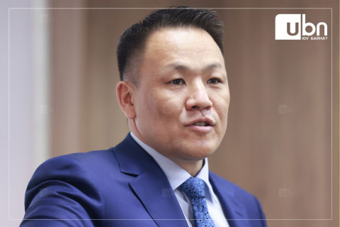 Н.Номтойбаяр: Ний нуугүй хэлэхэд мань мэт нь боломжтой ч гэсэн LEXUS-600 машиныг үзээгүй. Гэтэл төр LEXUS-700-г хэд гурваар нь худалдаж авч байна