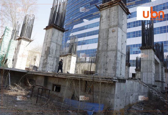 Ленин клуб байсан объектын залгаа байршилд зөвшөөрөлгүйгээр барилгын каркас угсарсан “Оргил МГЛ” ХХК-ийн барилгыг албадан буулгаж байна