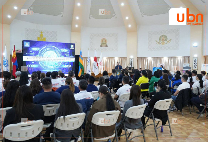 Ц.Баатархүү сайд Дорноговь аймагт ажиллаж байна