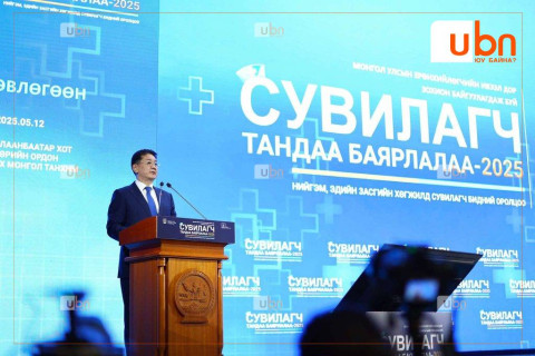 Ерөнхийлөгч У.Хүрэлсүх: Сувилагчдын тоог нэмэх, мэргэшүүлэх, мэргэжлийнх нь үнэ цэнийг таниулахад онцгой анхаарах шаардлагатай