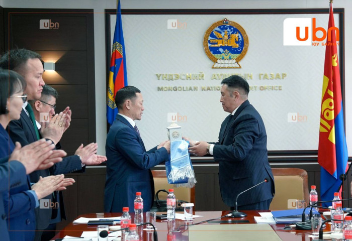 Ерөнхий аудитор Д.Загджав чөлөөлөгдөж, С.Магнайсүрэн тамгаа хүлээн авч, үүрэгт ажилдаа орлоо