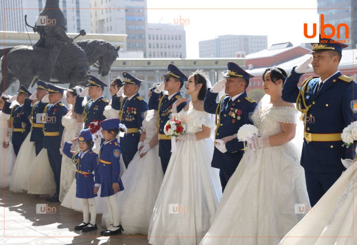 ФОТО: Онцгой байдлын албаны 14 алба хаагчийн гэрлэх ёслол боллоо