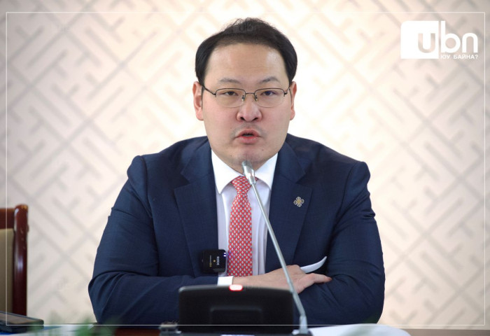 Э.Батшугар: МУ-ын эдийн засагт баялгийн болоод орлогын ТЭГШ БУС БАЙДАЛ үүсчихсэн байна