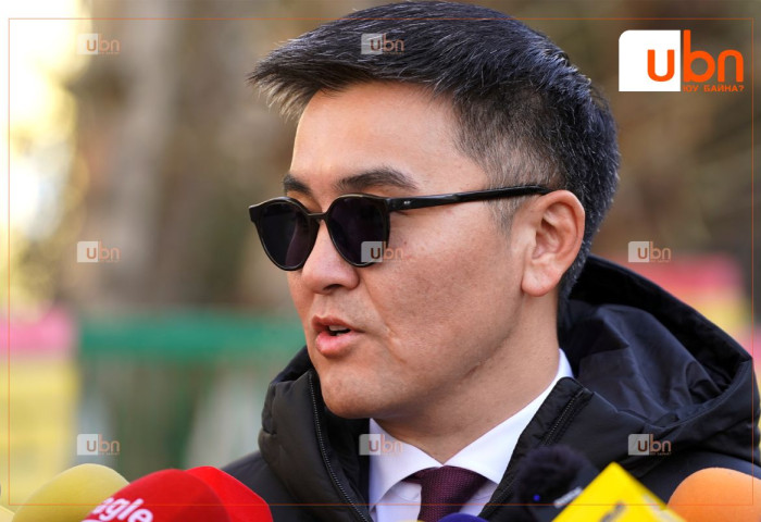 Ч.Лодойсамбуу: Талбайн жагсаалд очно. Олиггүй Ерөнхий сайдаа огцруулж болдоггүй ардчилсан улс гэж юу байсан юм