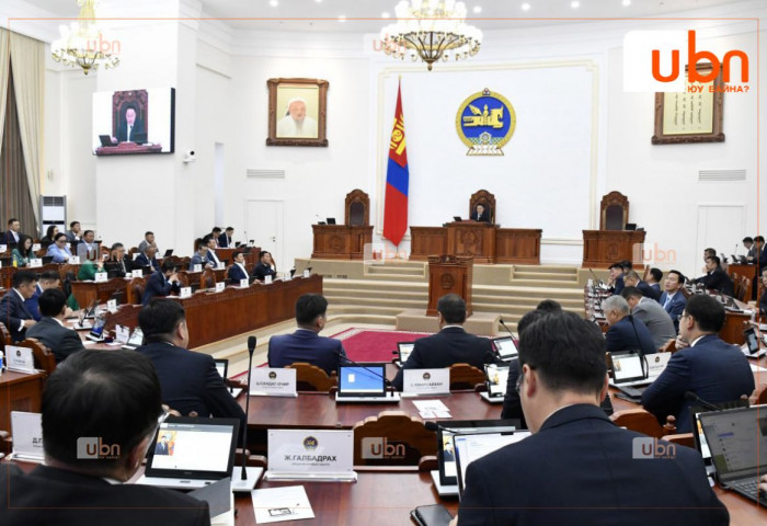 ЧУУЛГАН: 2026 оны төсвийн хүрээний мэдэгдэл болон Улаанбаатарыг 14 хотод хуваах хуулийн хэрэгжилтийг нэг жилээр хойшлуулах хуулийн төслийг хэлэлцэнэ