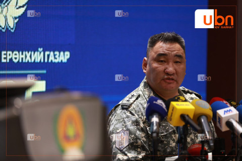 Ц.Нямбаяр: Сэлэнгэ аймгийн Ерөө суманд гарсан түймрийг унтраахаар 175 алба хаагч ажиллаж байна