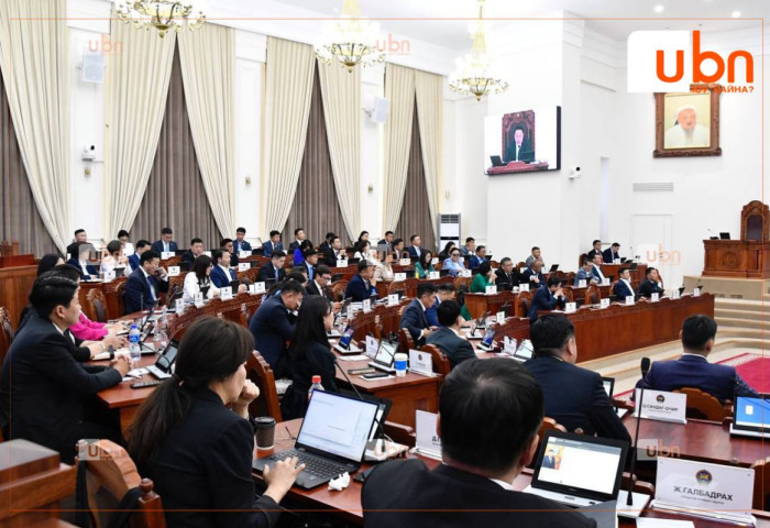 ЧУУЛГАН: Улаанбаатарыг 14 хотод хуваах хуулийн хэрэгжилтийг нэг жилээр хойшлуулах хуулийн төслийг хэлэлцэхийг ДЭМЖЛЭЭ