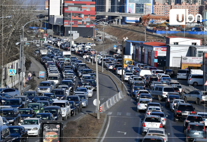 “Иргэн та зургаадугаар сарын 1-нээс өмнө автотээврийн болон өөрөө явагч хэрэгслийн албан татвараа төлөх үүрэгтэй“