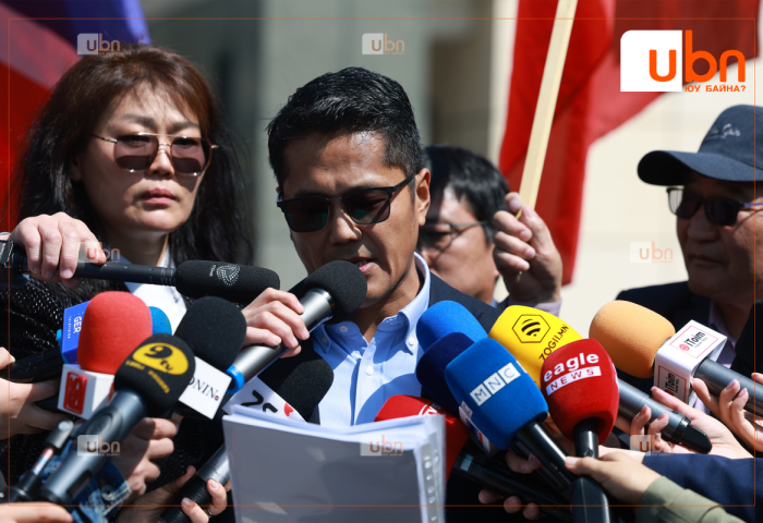 АН-ыг хамтарсан Засгийн газраас гарах шаардлагыг Л.Гантөмөр, О.Цогтгэрэл нарт хүргүүллээ