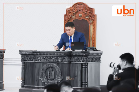 ЭХ СУРВАЛЖ: Ерөнхий сайд ХҮН, АН-ыг засгаас гаргах асуудлыг намын хурлаар ярилцъя гэдэг санал гаргасан боловч бүлгийн зарим гишүүд нь ЭСЭРГҮҮЦЖЭЭ