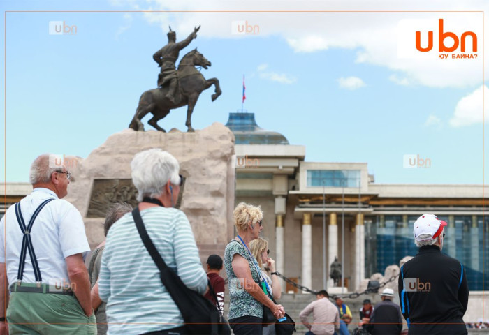 Монголыг зорьж буй жуулчдын дийлэнх нь зуны улиралд маш богино хугацаанд аялдаг