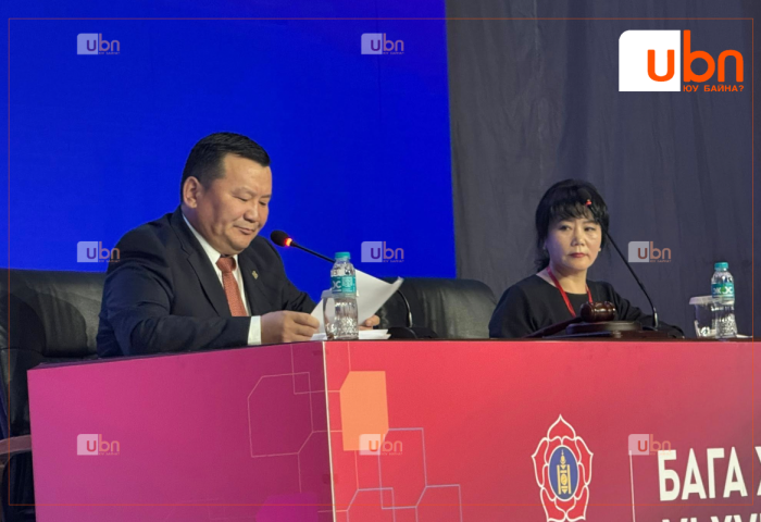 БАГА ХУРАЛ: Хамтарсан Засгийн газар үргэлжлэх ёстой, ЗГ огцрох ёстой гэсэн байр суурь 50, 50 хувьтай байна