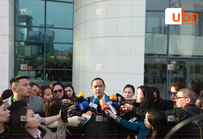 ШУУД: МАН-ын Бага хурлын үйл явцын талаар гишүүдээс тодруулж байна