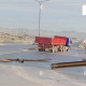 Авто замын хашлага мөргөж, эвдсэн ачааны машины жолоочийг шалгаж байна