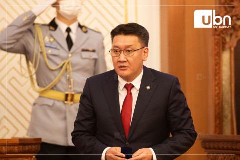 “Би цаашид иргэд, тойргийнхоо төлөөлөл болж, ЗГ-ын бодлого шийдвэрийг бүх талаар нь дэмжиж ажиллана“