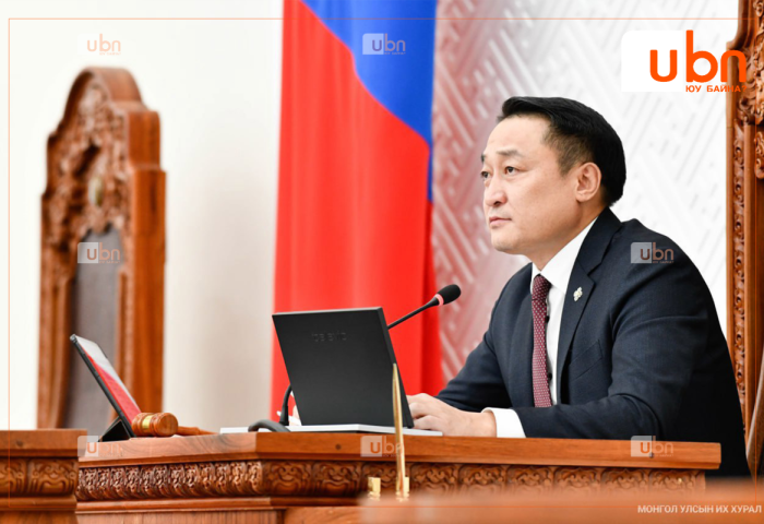 Д.Амарбаясгалан: Манай олон сонгогдсон гишүүд танхимд тогтвортой суухгүй, хаашаа гүйлдээд байна вэ