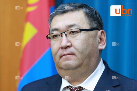 “Улс төрийн бужигнаантай үед шатахуун импортлогчид ХҮЛЭЭЦТЭЙ хандаж болох л байсан“