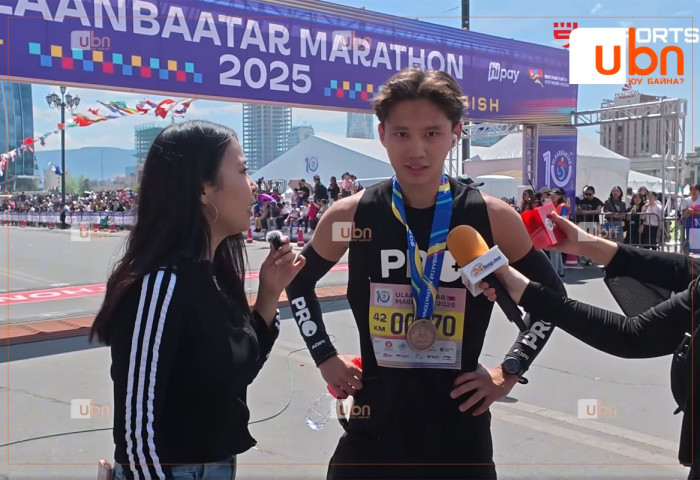 Б.Нацаг: Би аль ч утгаараа жагсаалыг эсэргүүцээгүй шүү. Жагсагч залуусаараа харин ч бахархаж байгаа