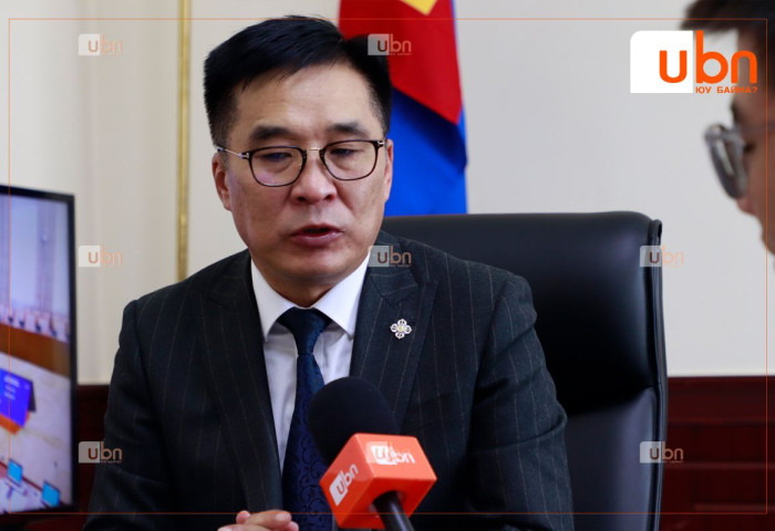 Б.Батбаатар: ИЗНН шилний цаанаас чихэр долоодог нам биш