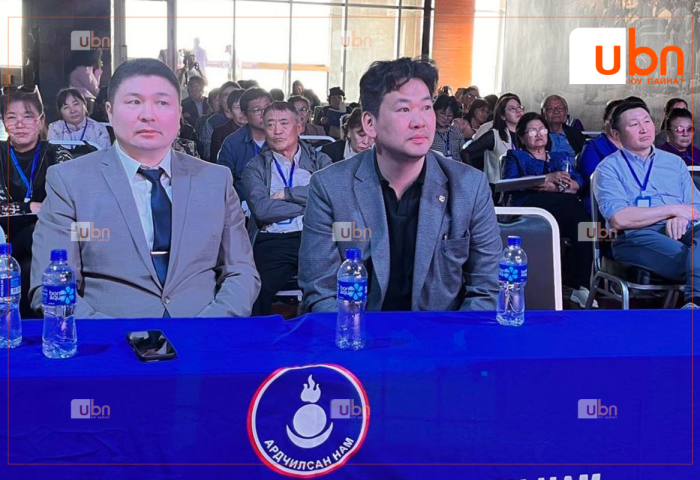 АН-ын Үндсэн дүрэм, хөтөлбөрийн шинэчилсэн төслийн хэлэлцүүлэгт Хан-Уул дүүргийн 160 гаруй гишүүд дэмжигчид оролцож, санал бодлоо хуваалцлаа