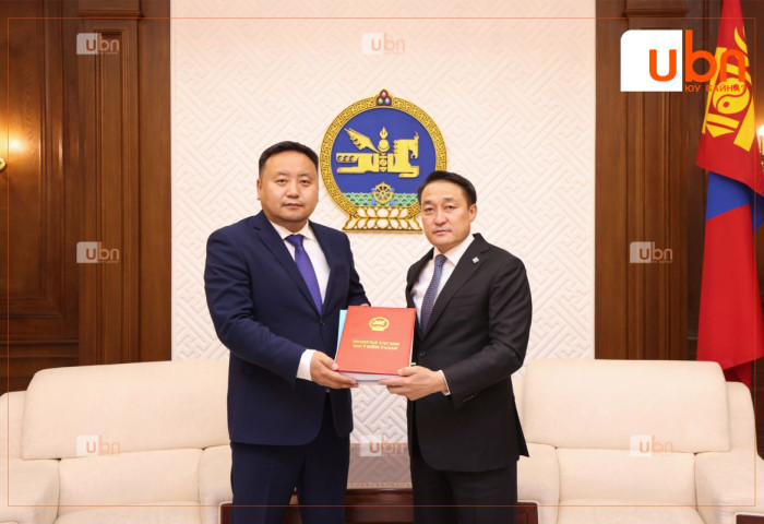 ХЗДХ-ийн сайд О.Алтангэрэл хуулийн төслүүдээ өргөн мэдүүллээ