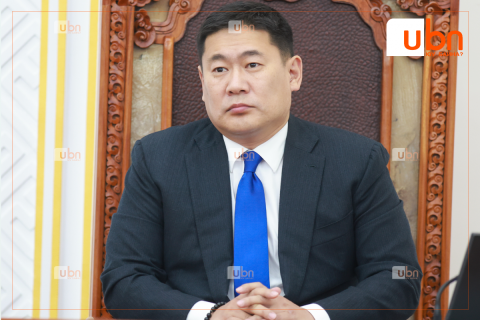 “Ерөнхий сайд өнгөрсөн 10 сарын хугацаанд өөрийнхөө мэдээллийн цаг дээр ГУРАВХАН удаа орж ирсэн“