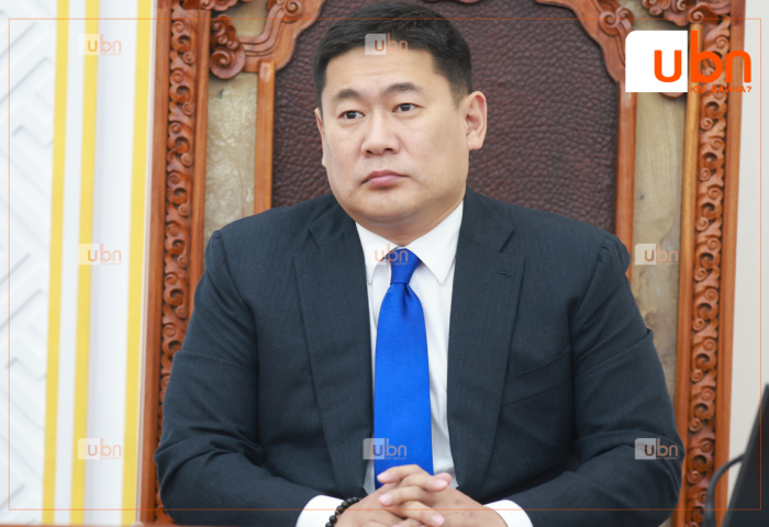 “Ерөнхий сайд өнгөрсөн 10 сарын хугацаанд өөрийнхөө мэдээллийн цаг дээр ГУРАВХАН удаа орж ирсэн“