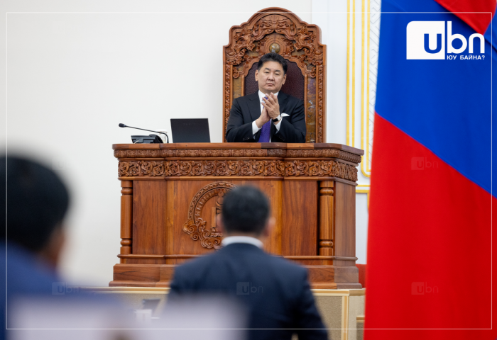 Ерөнхийлөгч У.Хүрэлсүх итгэл үзүүлэх эсэхийг шийдэх чуулганы хуралдаанд оролцох уу