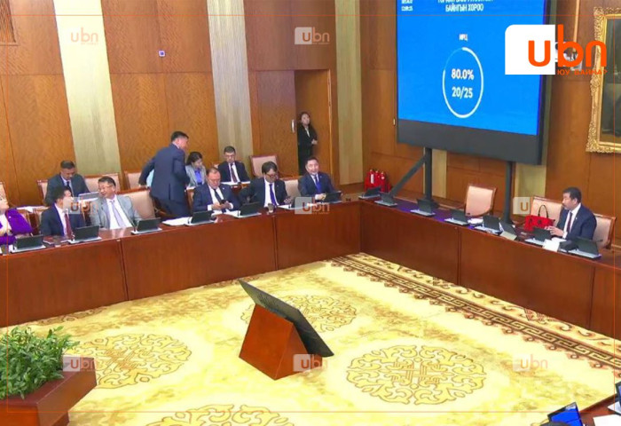 ШУУД: ТББХ 80 хувийн ирцтэйгээр Ерөнхий сайдад итгэл хүлээлгэх тухай тогтоолын төслийг хэлэлцэж байна