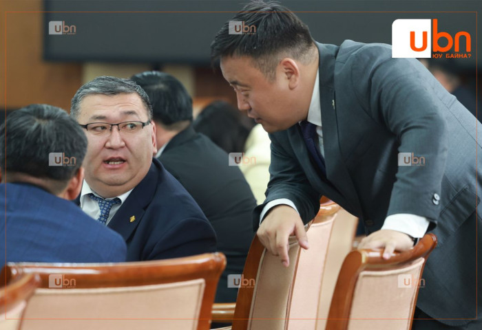 ШУУРХАЙ: АН-ын бүлэг яг одоо Ерөнхий сайдад итгэл хүлээлгэх эсэх асуудалд НУУЦ САНАЛ ХУРААЛТ ЯВУУЛЖ БАЙНА