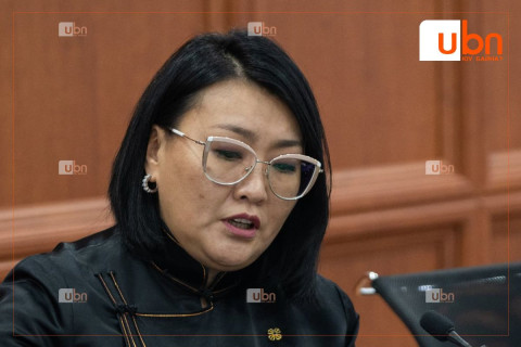 А.АРИУНЗАЯА: Та минь яагаад ингэж их удав аа, Ерөнхий сайд аа