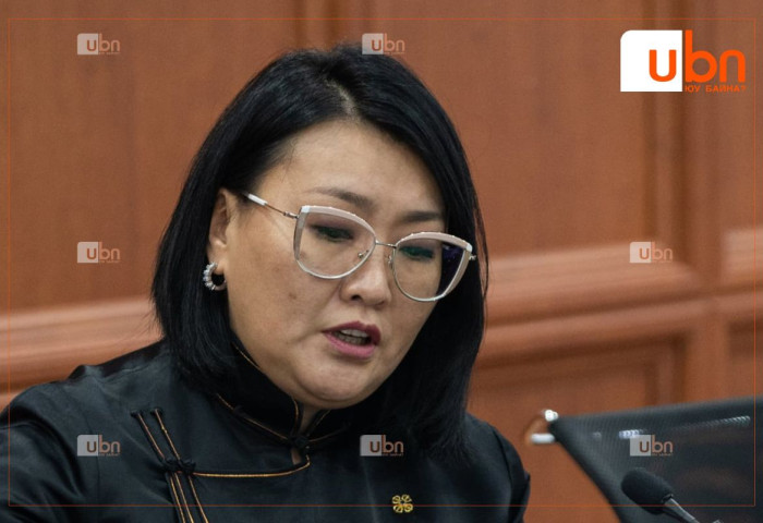 А.АРИУНЗАЯА: Та минь яагаад ингэж их удав аа, Ерөнхий сайд аа