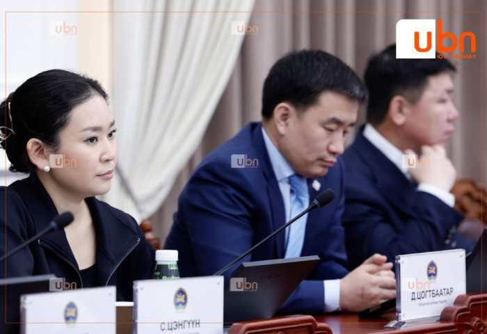 С.ЦЭНГҮҮН: Монголын нийгмийн оюун санаа гэж хэлэгддэг хүмүүсийн таныг эсэргүүцдэг шалтгаан нь та Х.Баттулгыг зөвлөхөөр авч ажиллуулсан