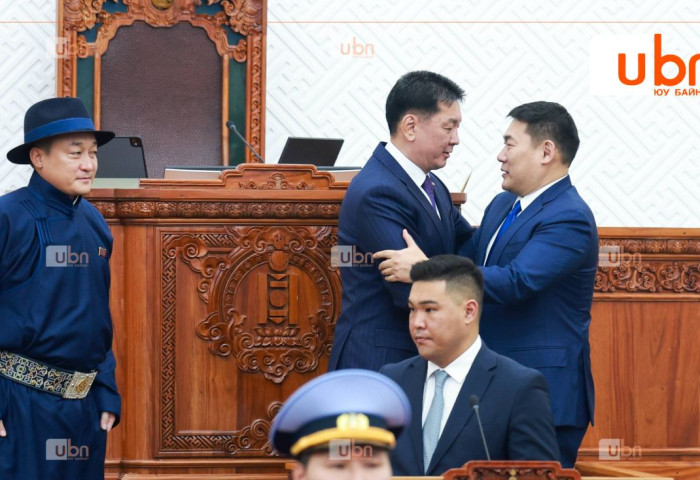 ЕРӨНХИЙ САЙД: У.Хүрэлсүх дарга бид хоёрын дунд хувь хүний хувьд ямар ч асуудал байхгүй