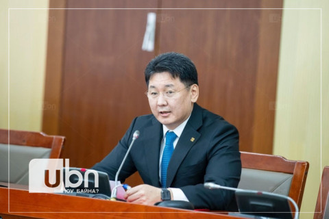 “Би Ерөнхийлөгчийн сэнтийг гадныханд 50 сая воноор зарж байгаагүй шүү“