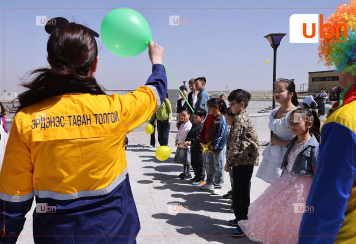 “Эрдэнэсийн хүүхдүүд“ баярын арга хэмжээг зохион байгууллаа