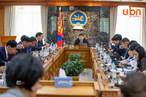 Дараагийн ЗГ байгуулагдах хүртэл одоогийн бүрэлдэхүүн үйл ажиллагаагаа явуулах тул өнөөдрийн хуралдааныг 11.00 цагт товложээ