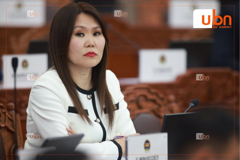 УИХ-ын гишүүн Б.Мөнхсоёлд улс төрийн ХАТУУ ХАРИУЦЛАГА хүлээлгэж, ХҮН намын гишүүдээс УУЧЛАЛ гуйхыг шаардлаа