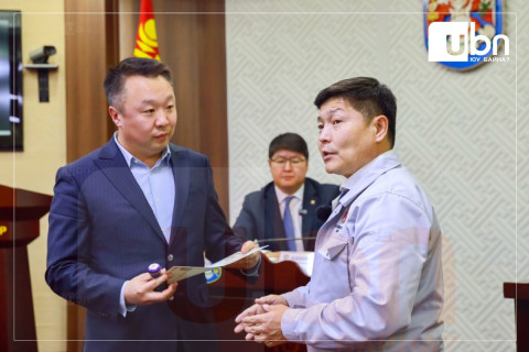 Х.НЯМБААТАР: Ж.Энхжаргалан өөрийн хүсэлтээр Төв цэнгэлдэх хүрээлэнгийн захирлын ажлаа өгье гэсэн