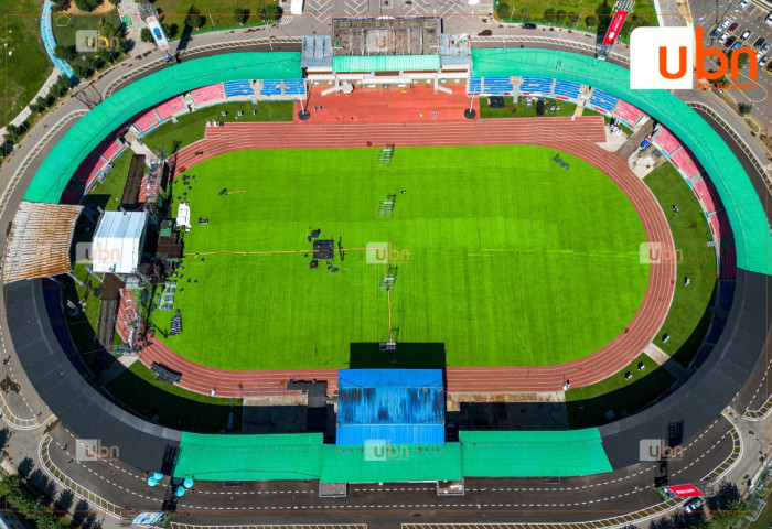 “Төв цэнгэлдэхийн зүлгийг байгалийн зүлэг болгож болохгүй учраас ҮНЭРТДЭГГҮЙ, ХАЛТИРДАГГҮЙ зүлгээр өөрчилж байна“