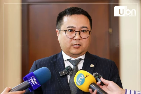 П.Сайнзориг: Шинэ Ерөнхий сайд өөртөө хань болж, гал үүрч чадах хүмүүсээр кабинетаа бүрдүүлэх хэрэгтэй болохоос даргын одонд төрчихсөн хүмүүсийг засагтаа оруулах нь буруу