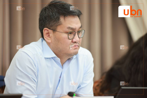 Ө.ШИЖИР: Та болон танай ЗГ-ын сайд нар үг, үзэл бодлоо илэрхийлсэн сэтгүүлч болон хэвлэл мэдээллийн байгууллагад гомдол гаргаж, ХУУЛИЙН БАЙГУУЛЛАГАД өгөхгүй гэж амлаж чадах уу