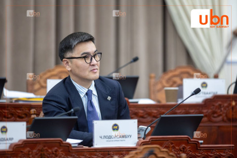 Ч.ЛОДОЙСАМБУУ: PR-аа бодолтой хийгээрэй, Г.Занданшатар дарга аа. Та хэвлэлд их цочимтгой хүн шүү