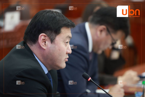 Б.Пүрэвдаваа: Г.Занданшатар даргаа та төрийн нууцад хамааруулж худалдан авалт хийхгүй байхыг хүсье